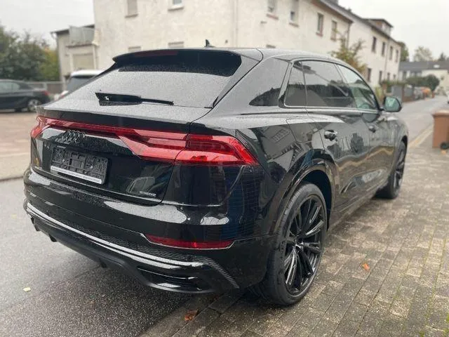 AUDI Q8 Image 4