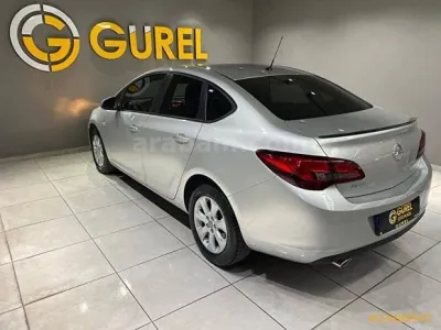 Opel Astra 1.4 T Edition Plus